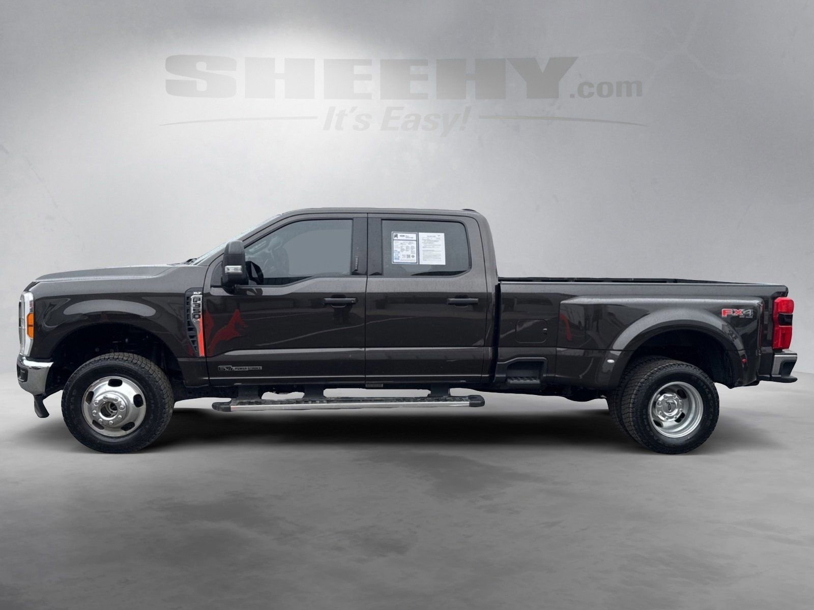 Certified 2024 Ford F350 XLT w/ 360-Degree Camera Package image 2