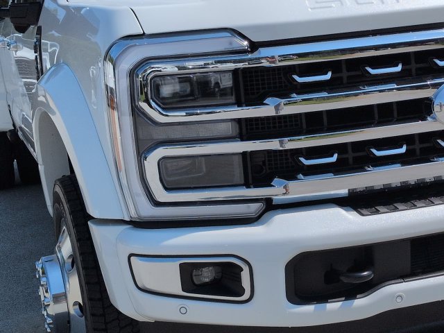 Certified 2025 Ford F450 Platinum w/ Platinum Plus Package AWD/4WD image 11