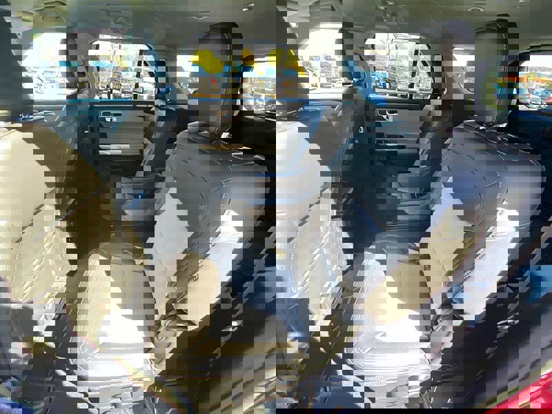 Certified 2022 Ford Explorer XLT w/ Equipment Group 202A image 35