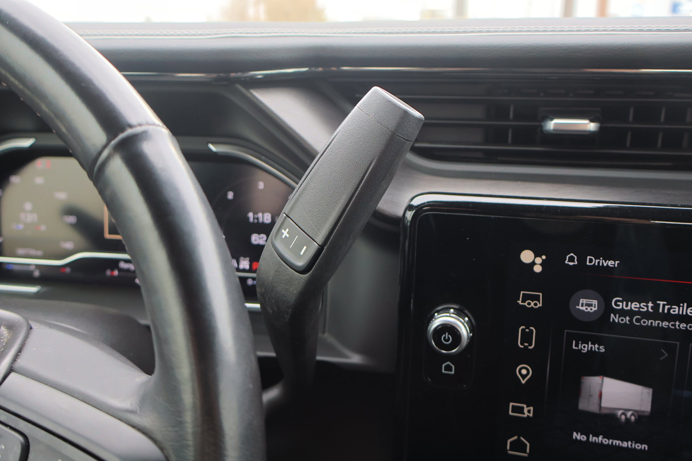 Used 2024 GMC Sierra 2500 AT4X image 36