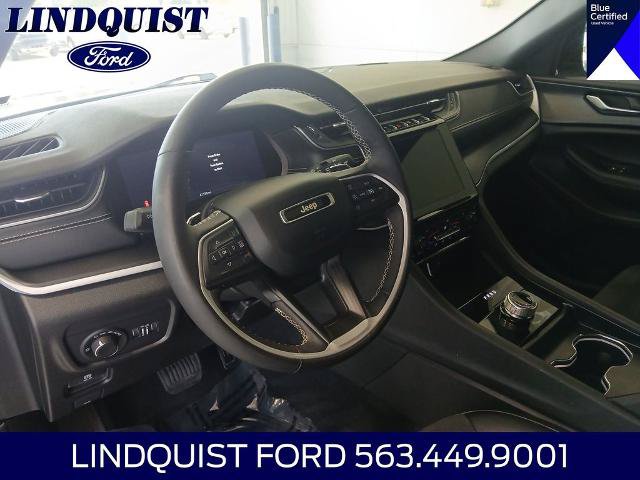 Used 2024 Jeep Grand Cherokee Altitude AWD/4WD image 10
