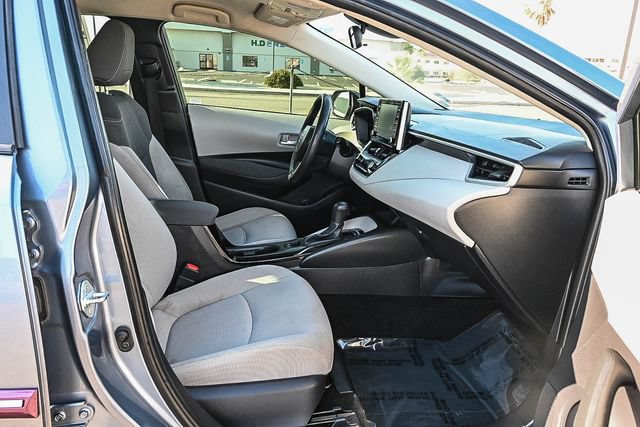 Used 2020 Toyota Corolla LE w/ Carpet Mat Package (TMS) FWD image 18