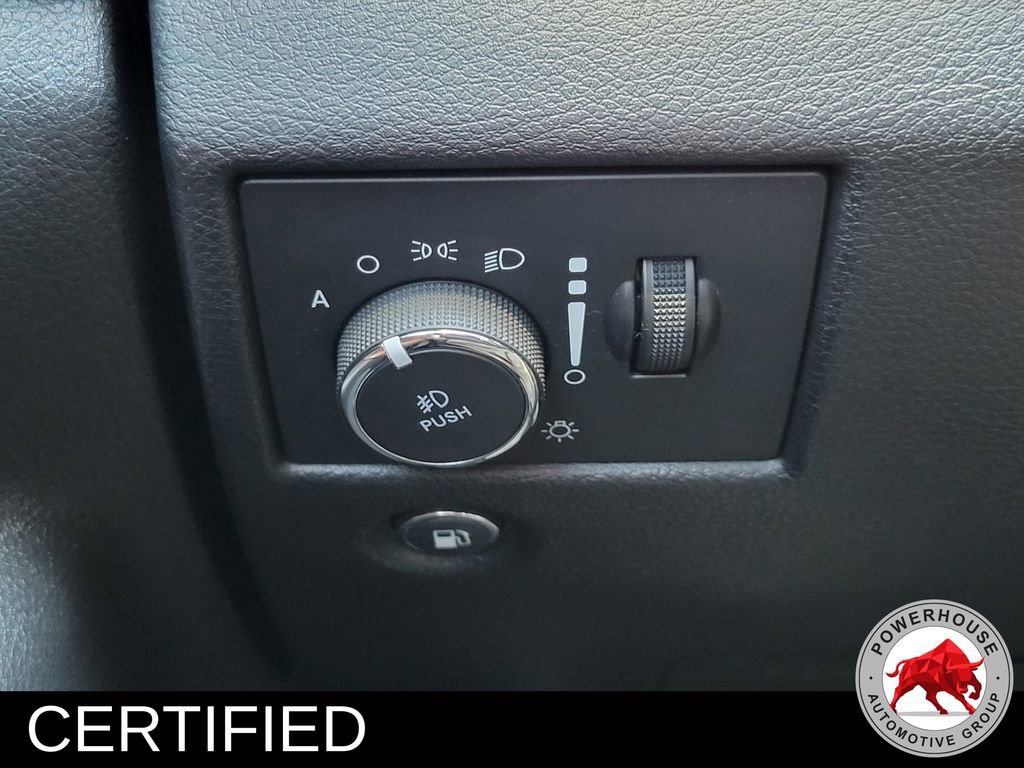Used 2020 Jeep Grand Cherokee Overland RWD image 30