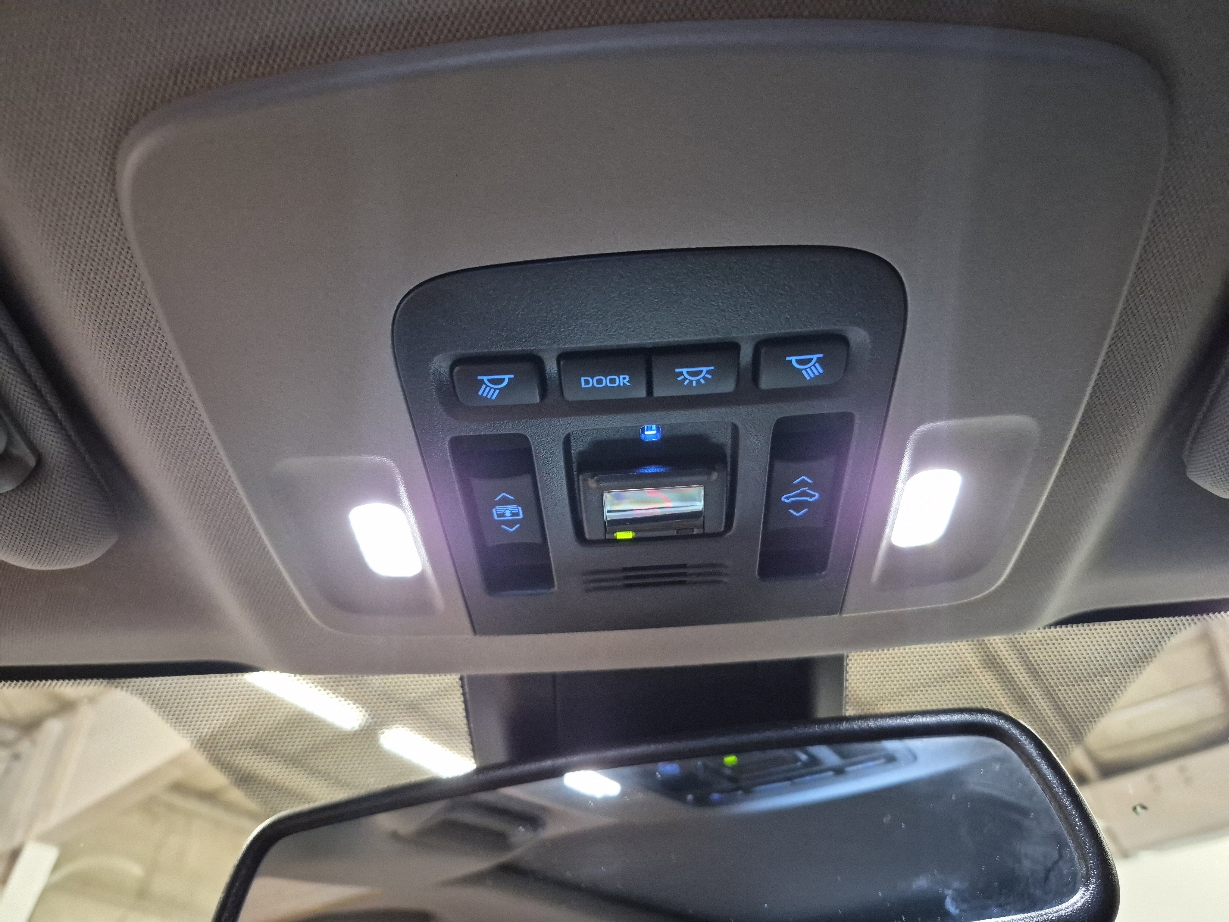 Used 2024 Toyota Camry XLE FWD image 37