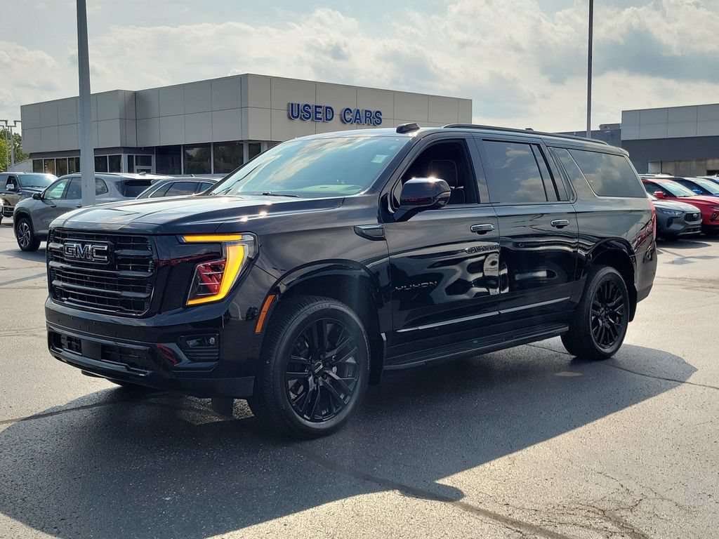Used 2025 GMC Yukon XL Elevation w/ LPO, Yukon Black Package AWD/4WD image 8