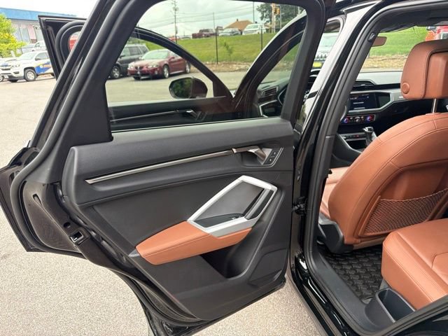 Used 2022 Audi Q3 2.0T Premium AWD/4WD image 18