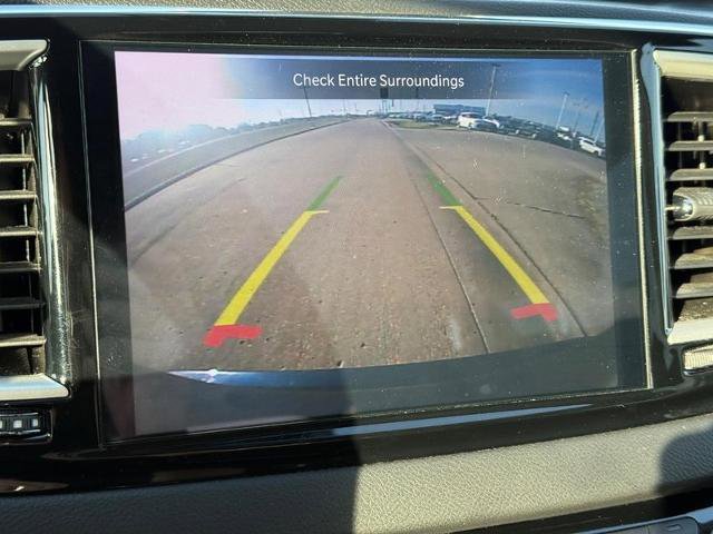 Used 2024 Chrysler Pacifica Touring-L FWD image 18