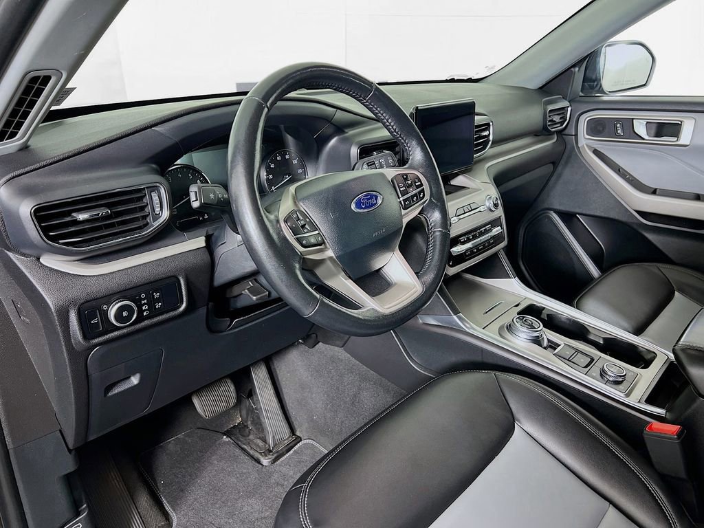 Certified 2024 Ford Explorer XLT w/ Equipment Group 202A image 11