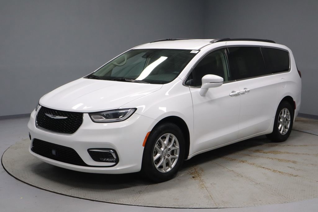 Used 2022 Chrysler Pacifica Touring-L FWD image 6