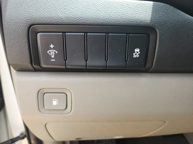Used 2021 Kia Sedona LX FWD image 26