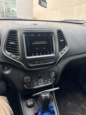 Used 2019 Jeep Cherokee Trailhawk w/ Comfort/Convenience Group image 13