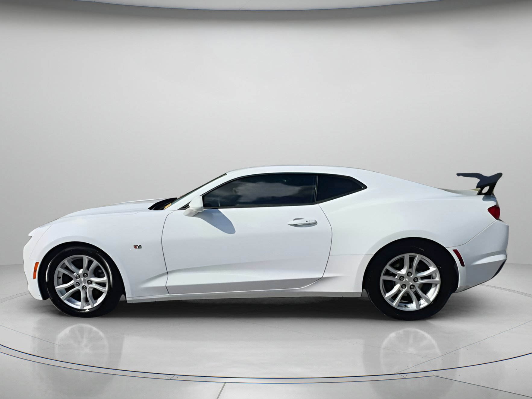 Used 2020 Chevrolet Camaro LS image 10