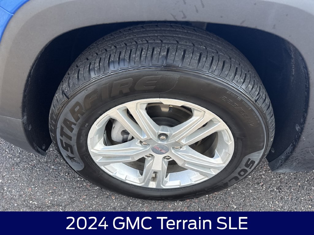 Used 2024 GMC Terrain SLE AWD/4WD image 12