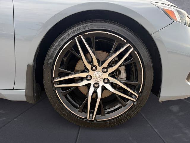 Used 2021 Honda Accord Touring image 14