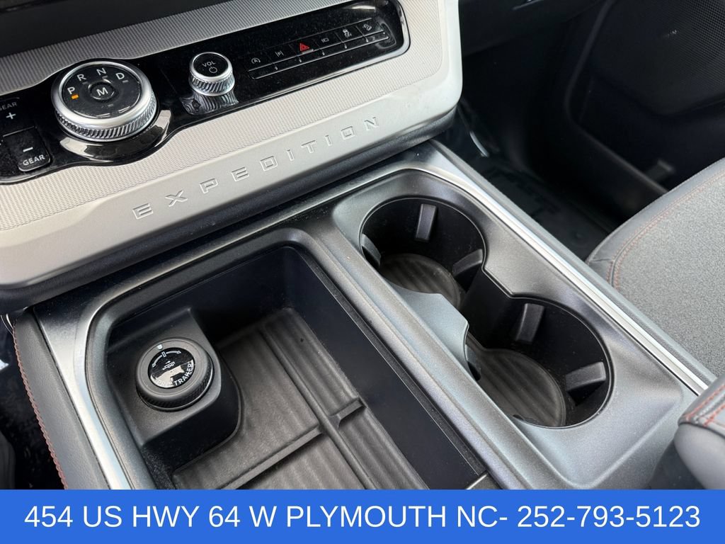 Certified 2025 Ford Expedition Active AWD/4WD image 20