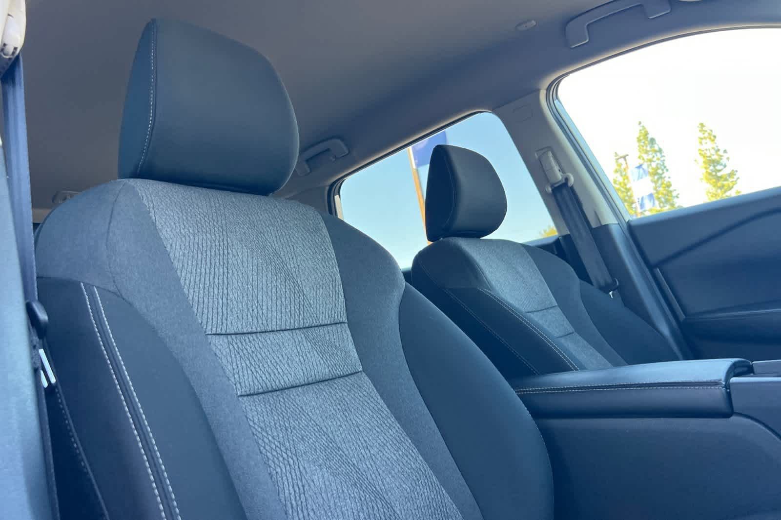 Used 2024 Nissan Rogue SV image 18