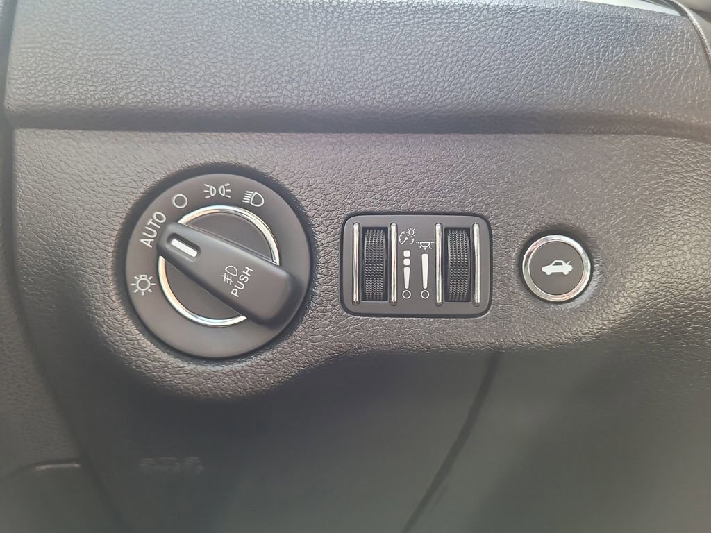 Used 2023 Chrysler 300 Touring L image 27