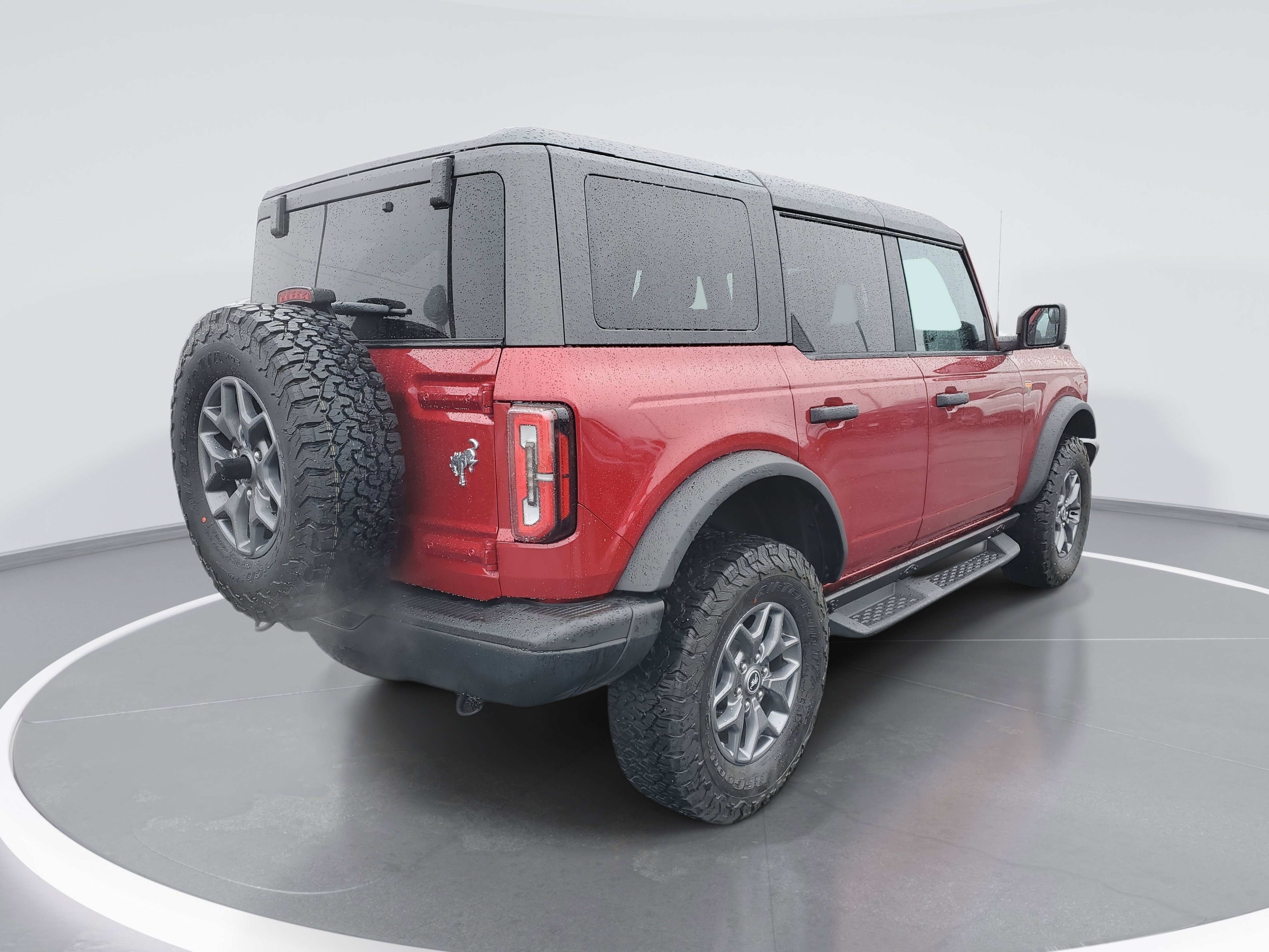 Certified 2025 Ford Bronco Badlands image 3