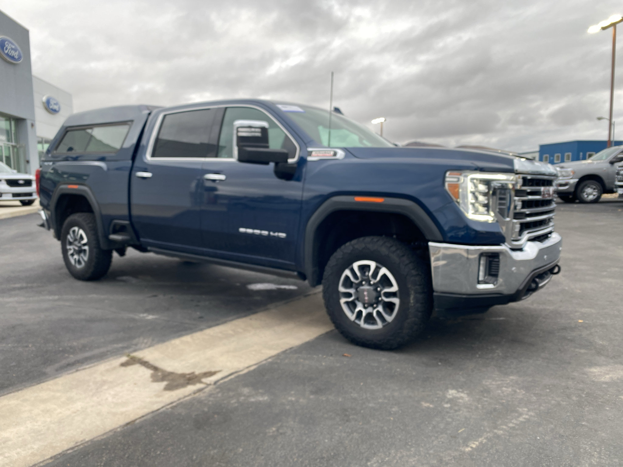 Used 2021 GMC Sierra 3500 SLT w/ SLT Premium Package AWD/4WD image 16