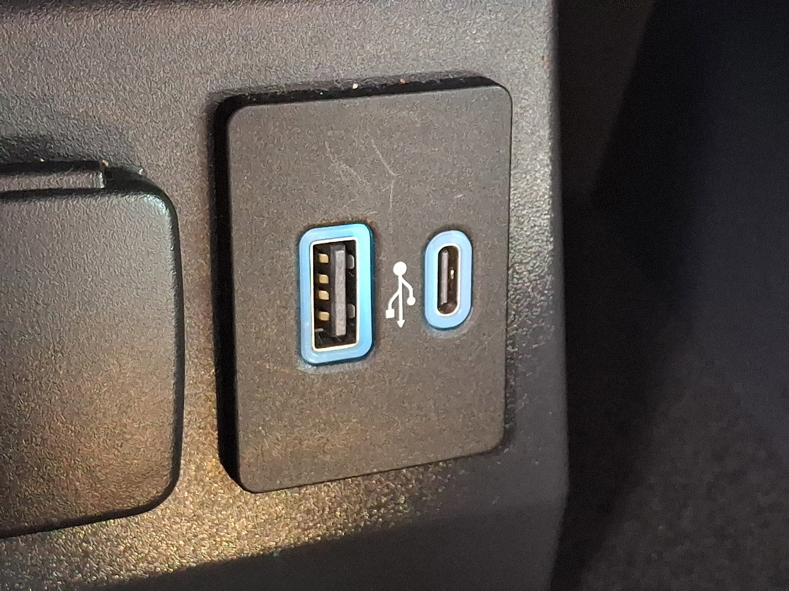 Certified 2021 Ford Explorer XLT image 24