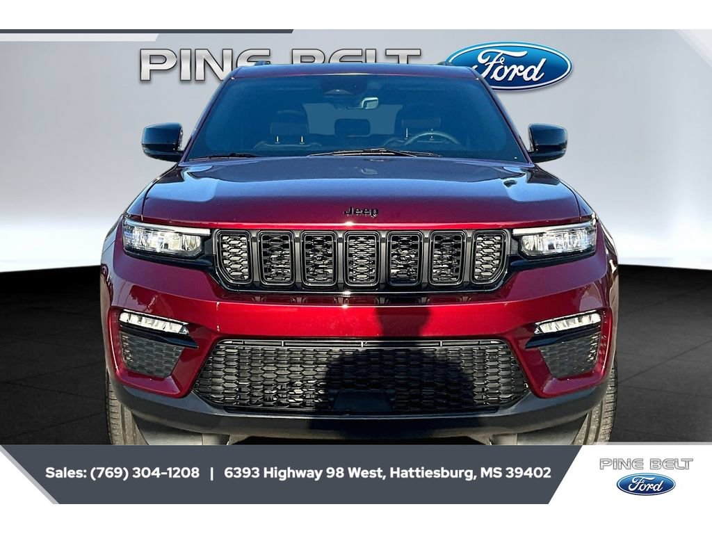 Used 2025 Jeep Grand Cherokee Limited w/ Black Appearance Package AWD/4WD image 3