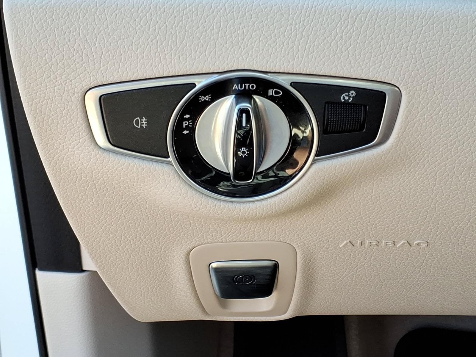 Used 2017 Mercedes-Benz E 300 image 23