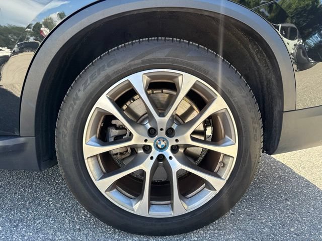 Used 2025 BMW X5 xDrive50e AWD/4WD image 16