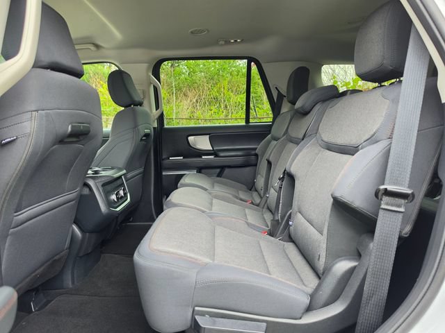 Certified 2025 Ford Expedition Active AWD/4WD image 17