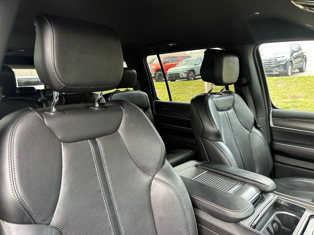 Used 2024 Jeep Wagoneer L Series II image 15