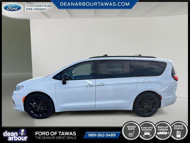 Used 2025 Chrysler Pacifica Limited FWD image 23