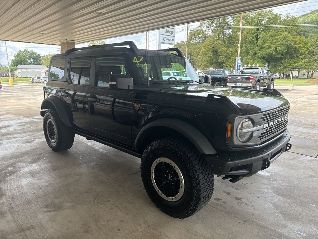 Certified 2022 Ford Bronco Badlands AWD/4WD image 3