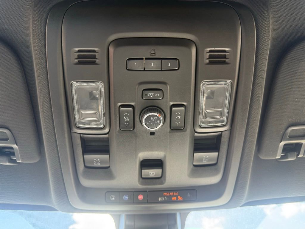 Used 2021 GMC Yukon XL SLT w/ SLT Premium Package AWD/4WD image 31