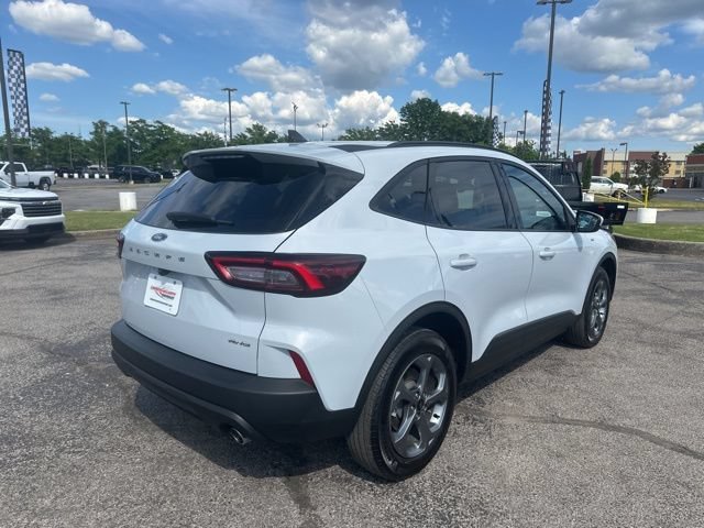 Certified 2025 Ford Escape ST-Line Select AWD/4WD image 3