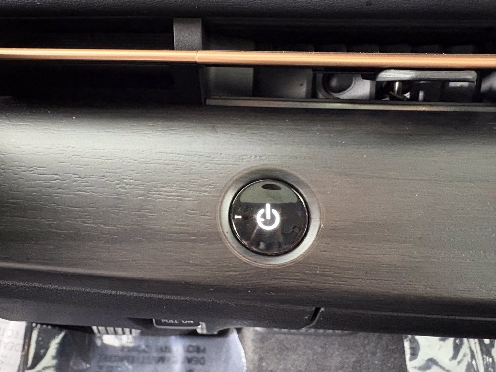 Used 2025 Nissan Ariya AWD image 21