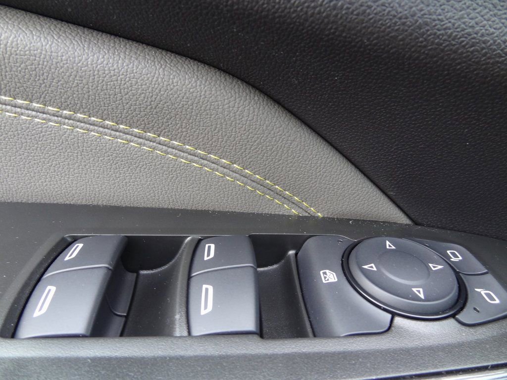 Used 2026 Chevrolet Trax ACTIV w/ Sunroof Package image 8