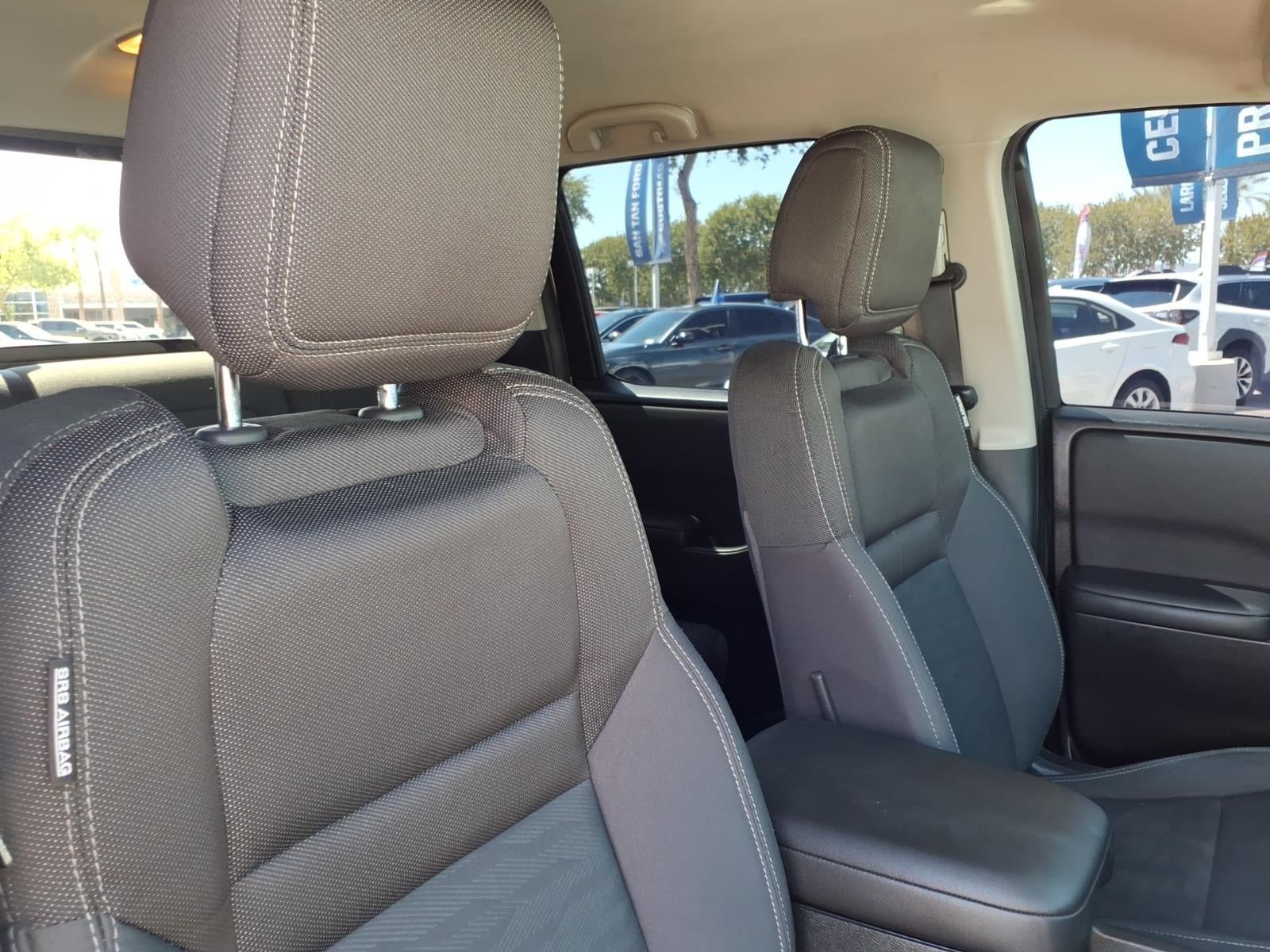 Used 2024 Nissan Frontier SV w/ SV Convenience Package RWD image 12