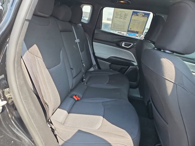Used 2024 Jeep Compass Sport AWD/4WD image 29