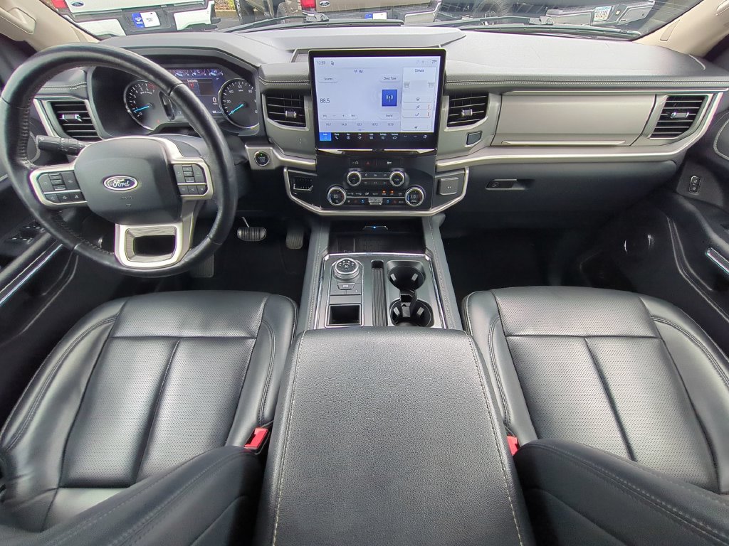 Certified 2024 Ford Expedition XLT RWD image 17