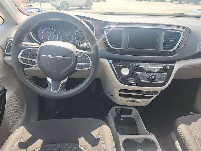 Used 2023 Chrysler Voyager LX FWD image 6