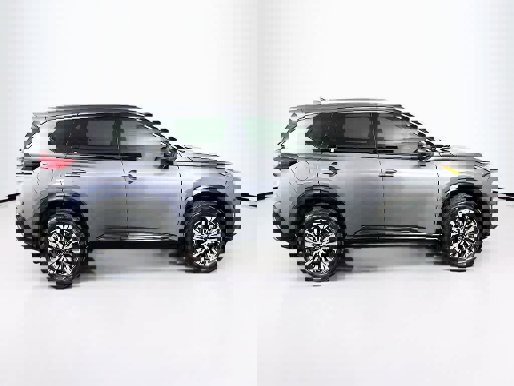 Used 2021 Nissan Rogue SV image 26