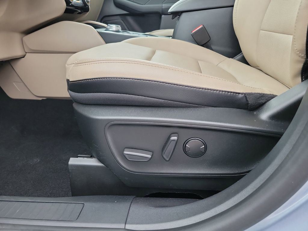 Certified 2022 Ford Escape SEL FWD image 21