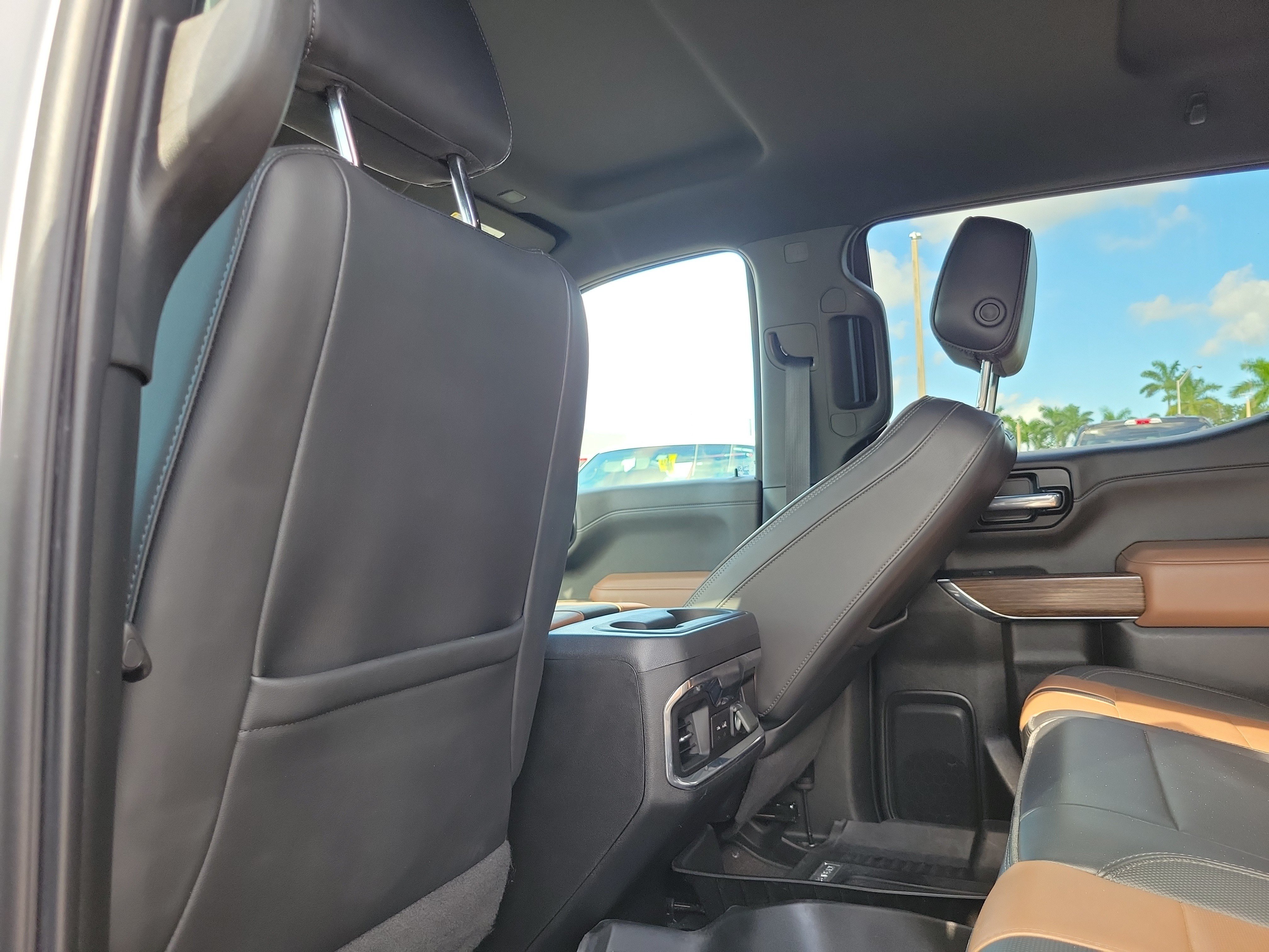 Used 2022 Chevrolet Silverado 1500 High Country AWD/4WD image 16