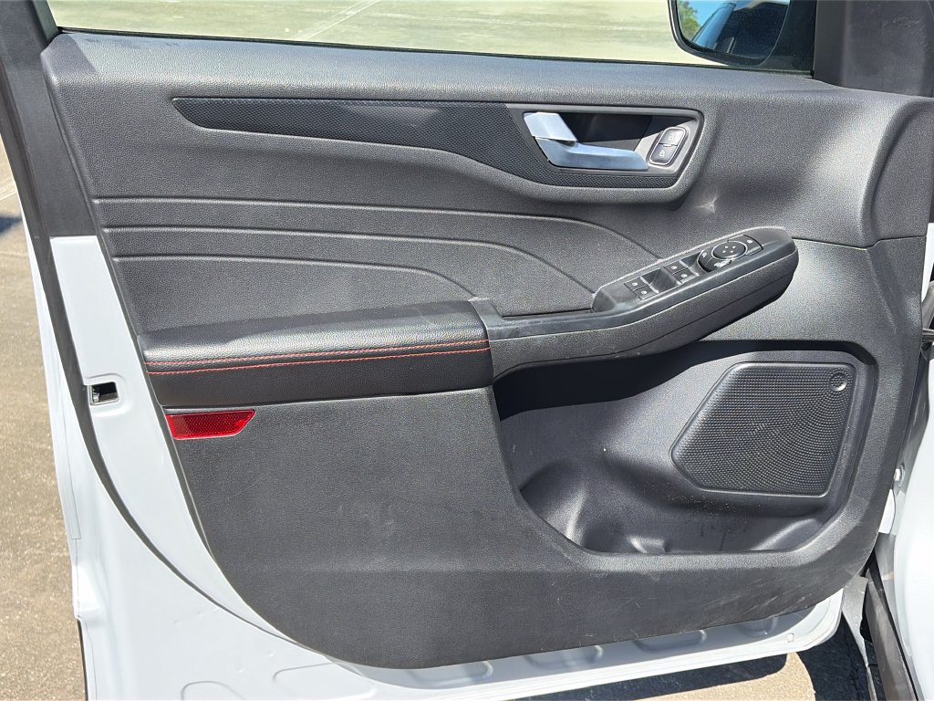 Certified 2025 Ford Escape ST-Line FWD image 27