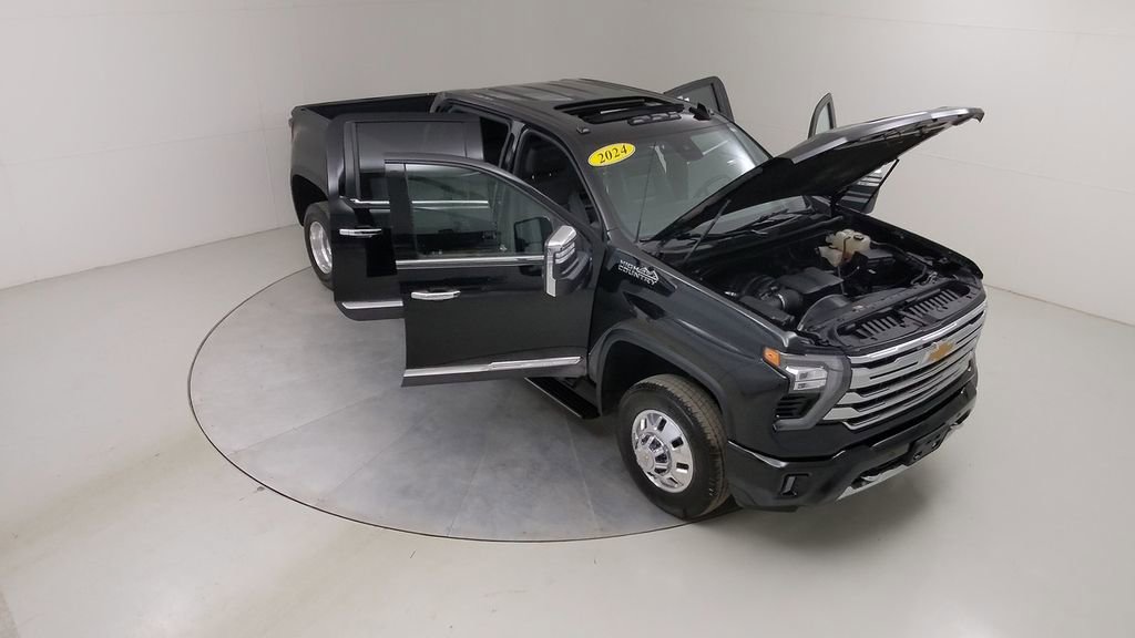 Used 2024 Chevrolet Silverado 3500 High Country w/ High Country Premium Package image 49