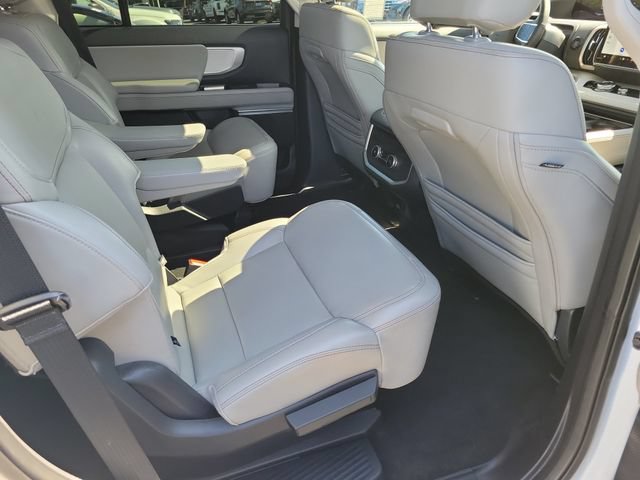 Certified 2025 Ford Expedition Active RWD image 18