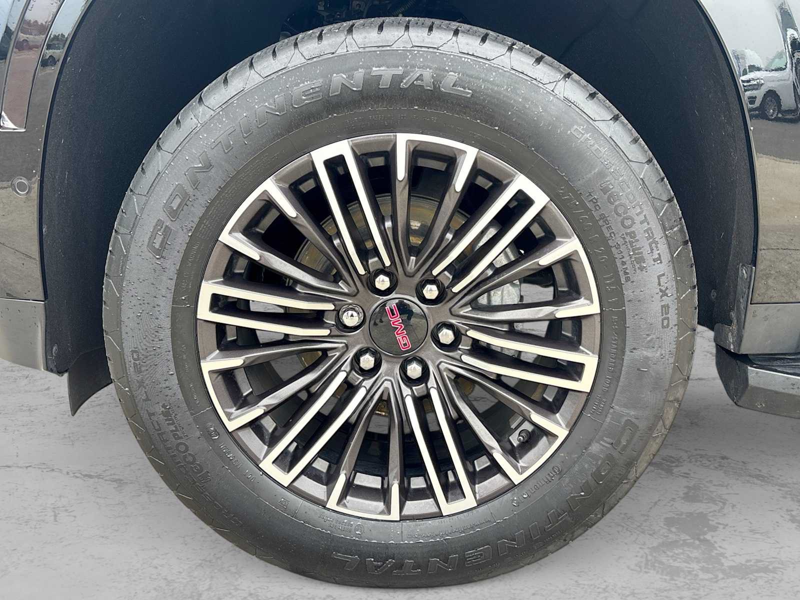 Used 2025 GMC Yukon Elevation w/ LPO, Floor Liner Package AWD/4WD image 13