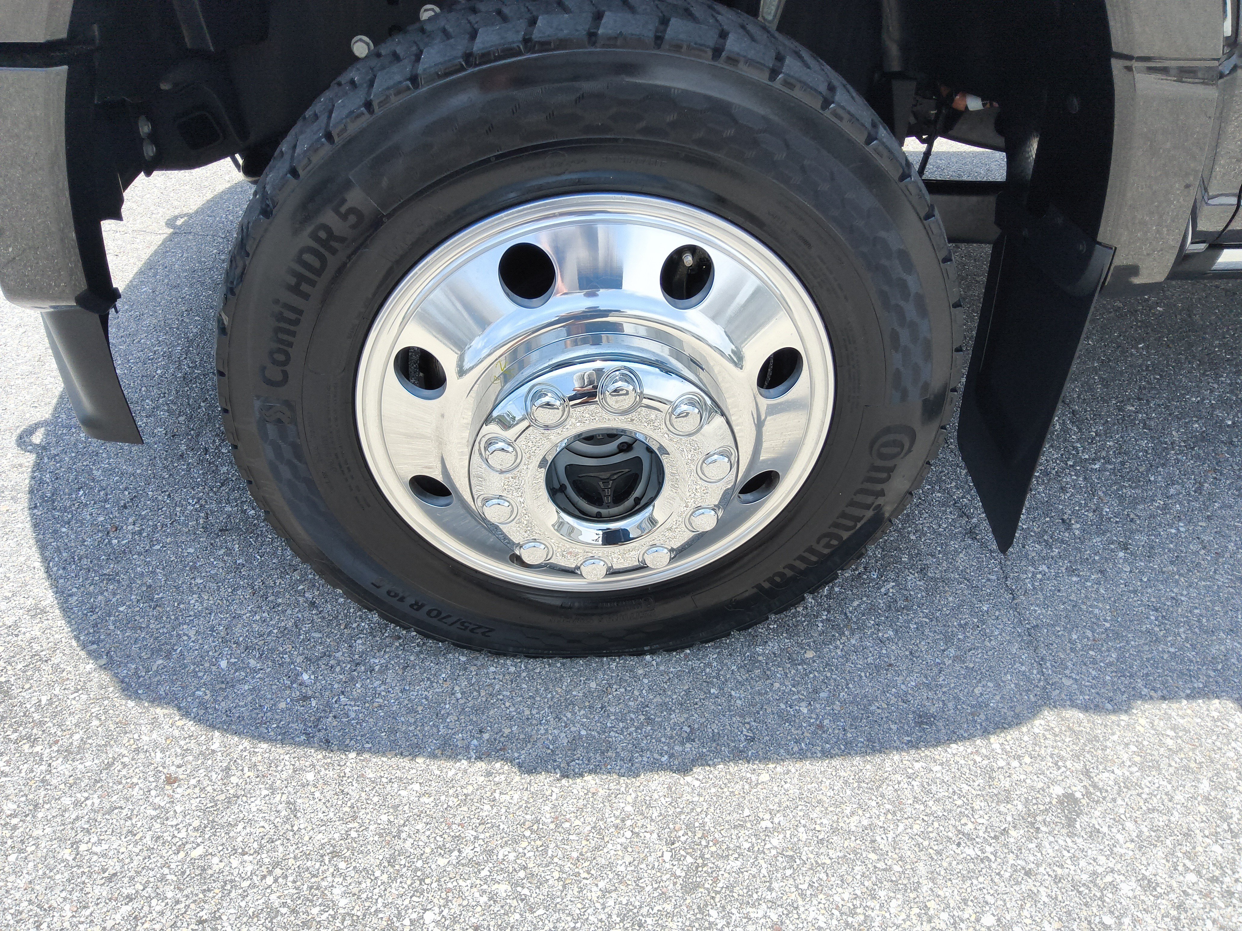 Certified 2025 Ford F450 Platinum w/ Platinum Plus Package AWD/4WD image 9