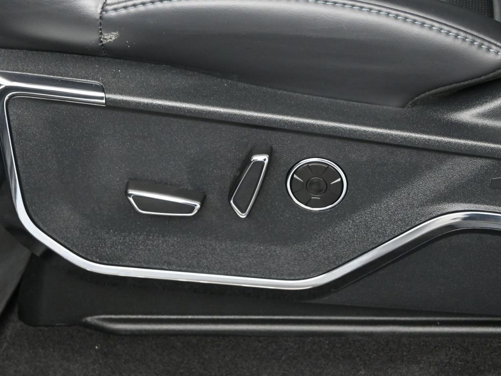 Certified 2025 Ford F150 Platinum w/ Equipment Group 702A High image 35