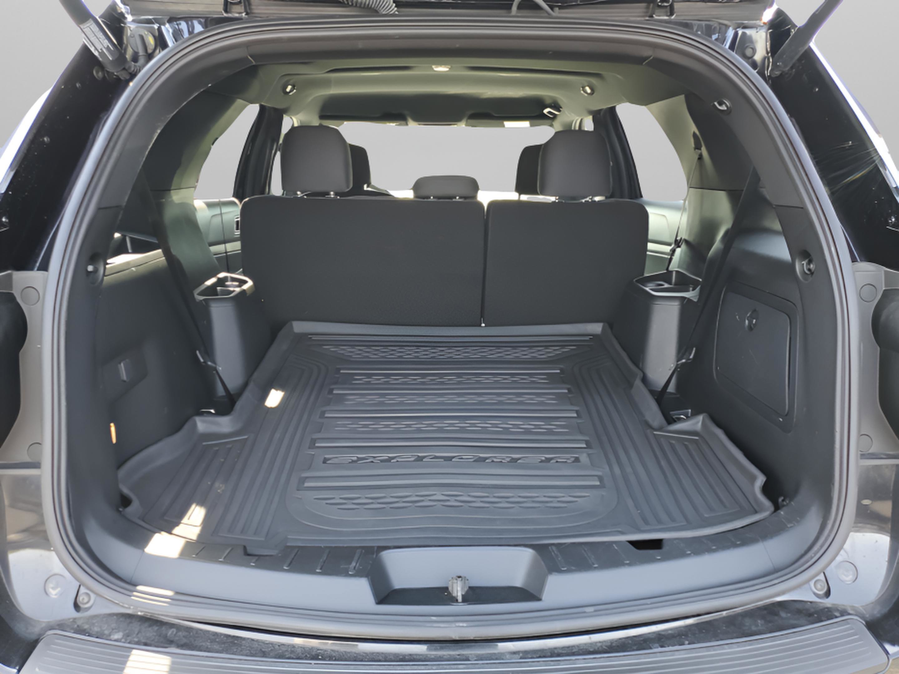 Certified 2019 Ford Explorer XLT w/ Equipment Group 201A FWD image 7