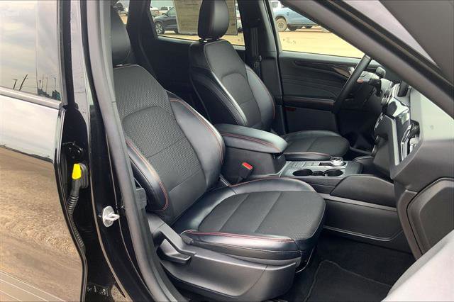 Certified 2025 Ford Escape ST-Line AWD/4WD image 6